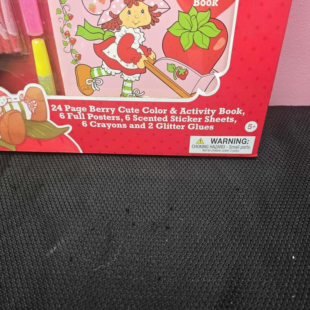 Strawberry Shortcake Color Activity Set - Picture 2 of 3